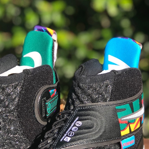 Nike Air Zoom UNVRS Flyease Basketball Shoes - Picture 5 of 10